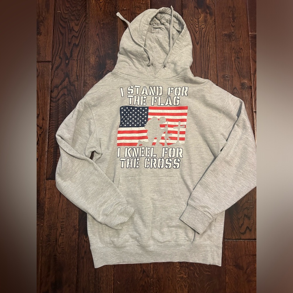 Light grey hoodie, size medium. Great condition only worn 2-3 times.